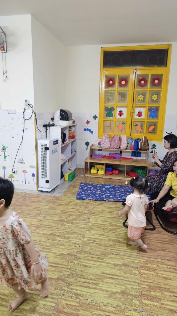 máy lọc không khí cho em bé 